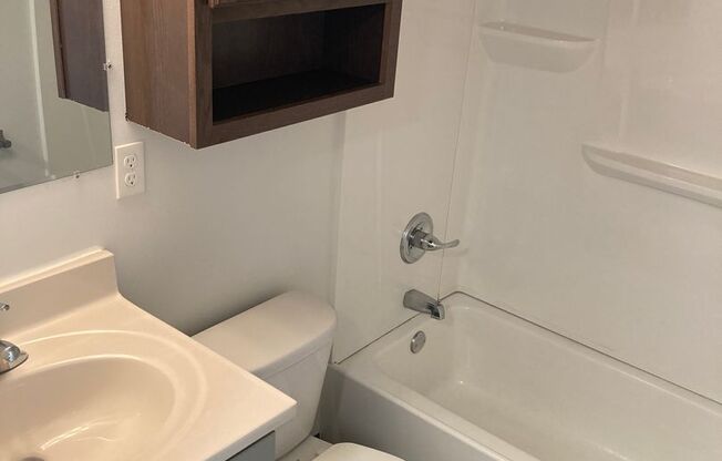 1 bed, 1 bath, 625 sqft, $800, Unit 3709 S4