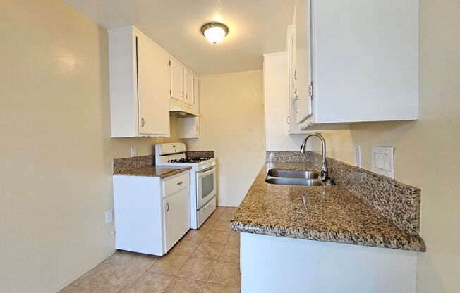 1 bed, 1 bath, 700 sqft, $1,995