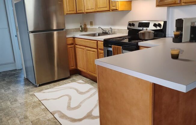 2 beds, 1 bath, 787 sqft, $1,645, Unit 8