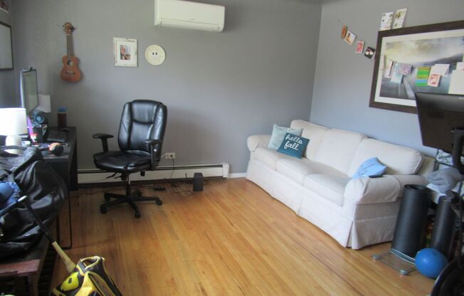 End unit 1 bed 1 bath in Sloans Lake