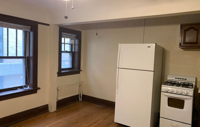 Studio, 1 bath, $775, Unit 205