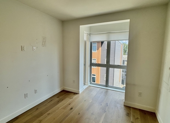 144 OLD COLONY AVE