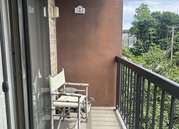 2 beds, 2 baths, 1,280 sqft, $2,800, Unit 201