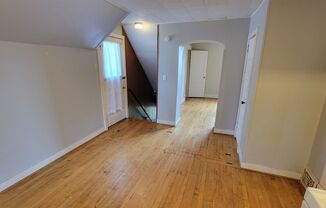 1 bed, 1 bath, 500 sqft, $650, Unit Upper