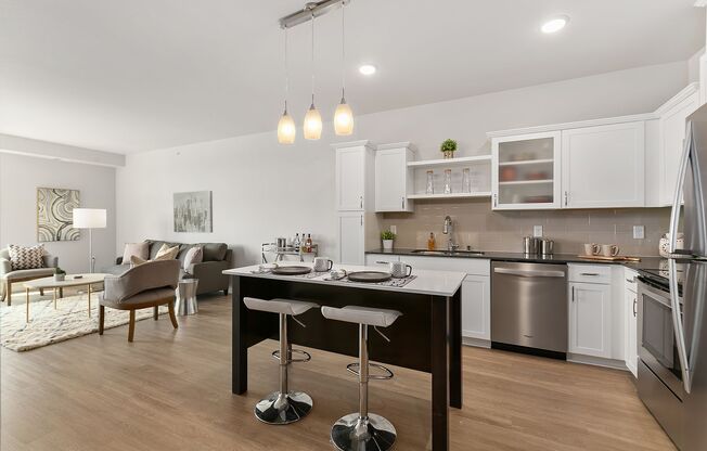 1 bed, 1 bath, 698 sqft, $1,695, Unit 421