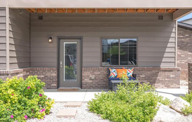 2 beds, 2 baths, 1,070 sqft, $1,650