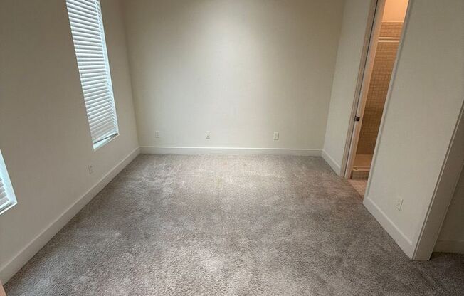 1600 N HASKELL                 /HOA