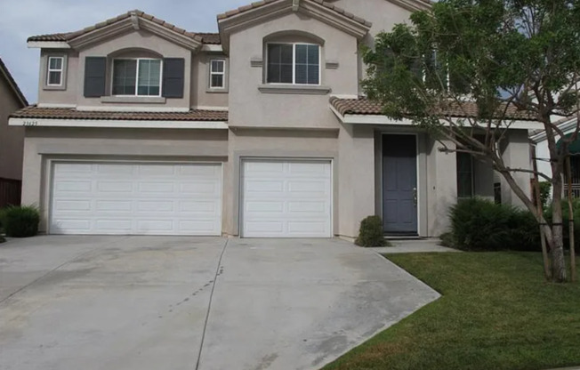 Amazing Five Bedroom Home in Murrieta!