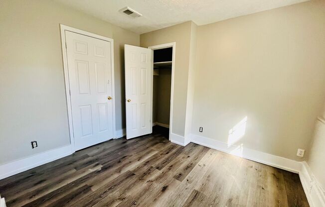 2 beds, 1 bath, $895