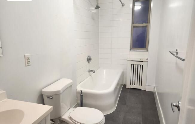 1 bed, 1 bath, 690 sqft, $3,046, Unit 32F