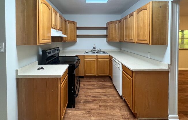 Pet Friendly 4BR/2BA Home Near UF Available for Fall 2026!