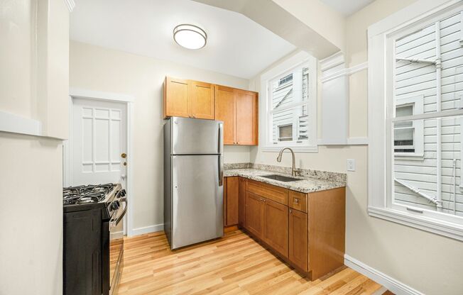 Studio, 1 bath, $2,595, Unit 102