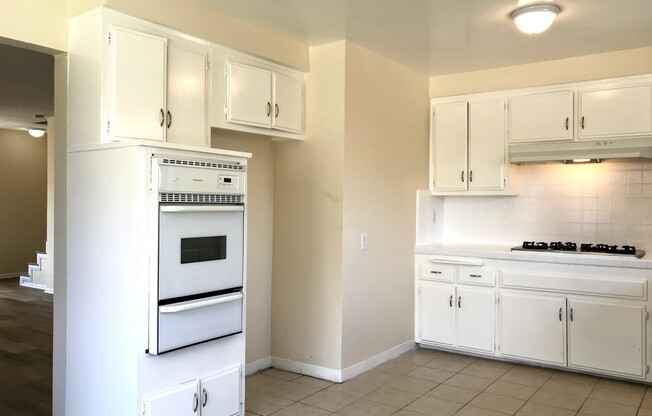 4441 W 134 ST