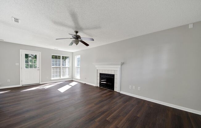 Beautiful Home at the End of a Quiet Cul-de-sac!