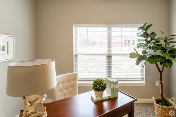 2BR, 2BA - 1,035 SF
