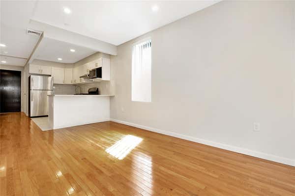 148 36 89 AVE