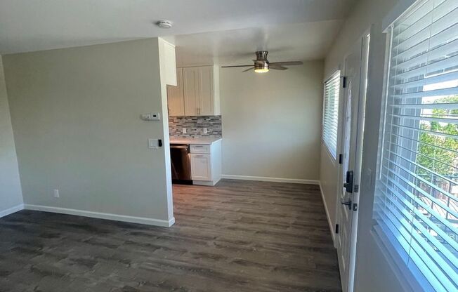 Studio, 1 bath, 400 sqft, $1,800, Unit 06