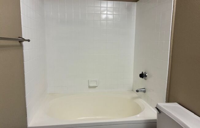 2 beds, 2 baths, 997 sqft, $1,500, Unit MA 222