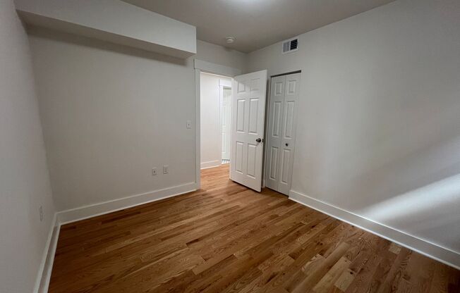2 beds, 1 bath, 750 sqft, $1,980, Unit 5637 Hobart St. #4