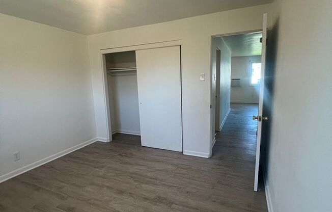 2 beds, 1 bath, $1,295, Unit Unit 1325A