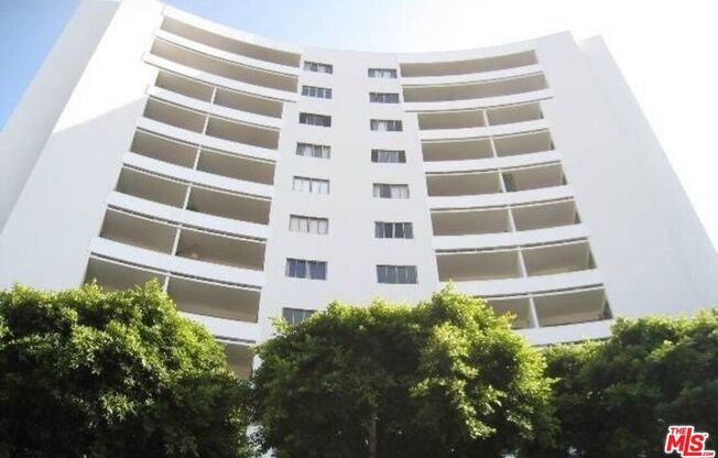 1 bed, 2 baths, 966 sqft, $5,700, Unit 901