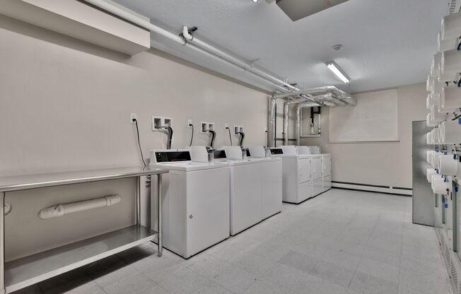 2 beds, 1 bath, $1,685, Unit 111