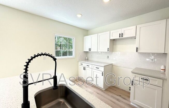 732 57 ST E