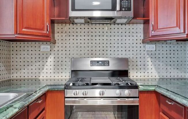 Holt Luxury Investments LLC