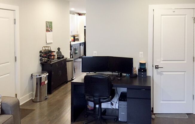 1 bed, 1 bath, 688 sqft, $2,195, Unit 3919-1W