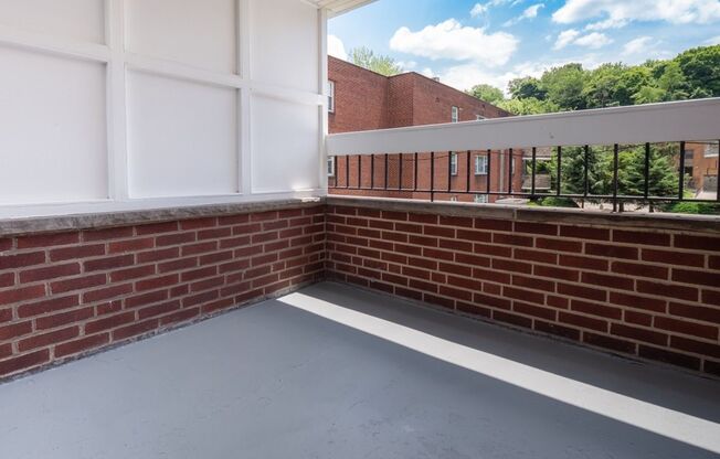 2 beds, 1 bath, 725 sqft, $1,799, Unit C207