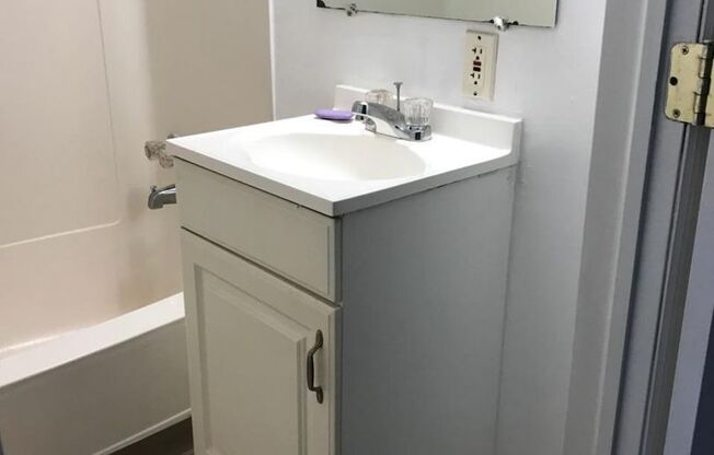 Carrick NEW 4 bedroom apartment. Section 8 accepted