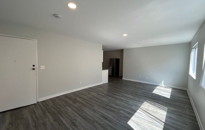2 beds, 1.5 baths, 1,050 sqft, $2,048, Unit 305