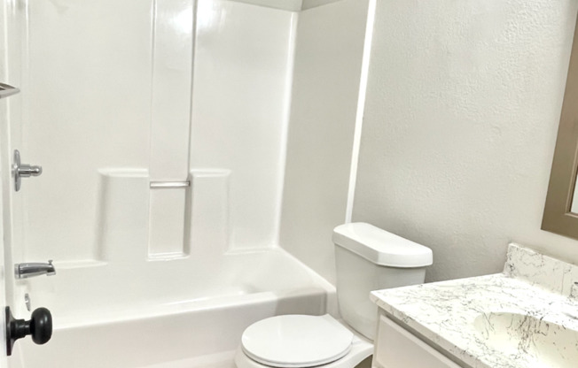 2 beds, 1 bath, 900 sqft, $1,100, Unit 507B