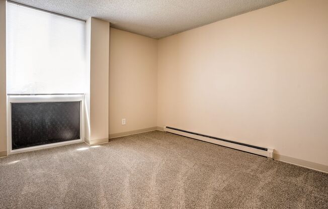2 beds, 1 bath, 1,015 sqft, $1,565, Unit 182