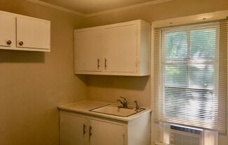 1 bed, 1 bath, $900