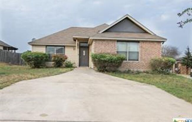 3 beds, 2 baths, $1,450