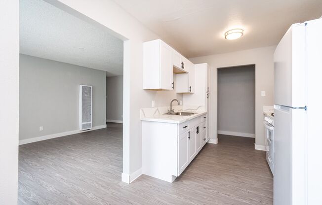 1 bed, 1 bath, 575 sqft, $1,275, Unit 43