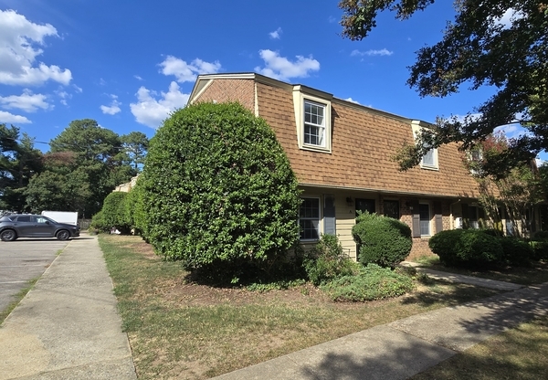 4812 BLUE BIRD CT