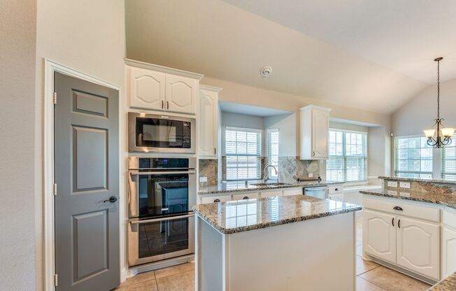Now Available | 4 bd, 3 ba in Mira Lagos - Grand Prairie