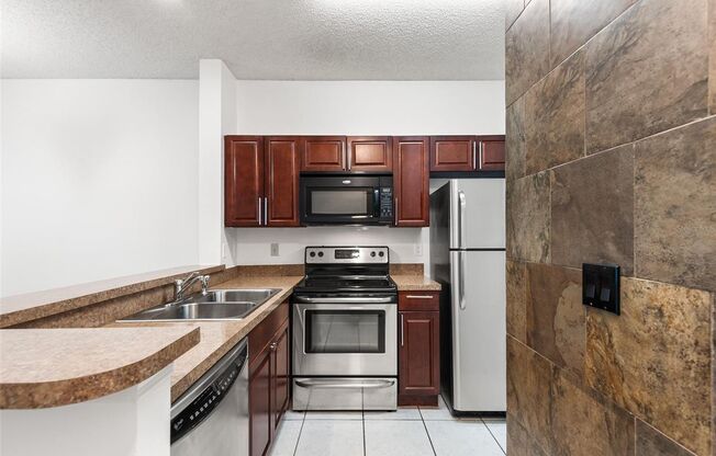 TAMPA APARTMENT FOR RENT!