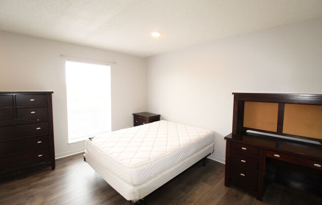 2 beds, 2 baths, $695