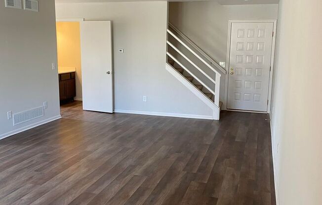 2 beds, 1.5 baths, 1,150 sqft, $1,925, Unit 10NW