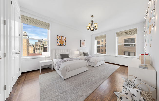 500 W AVE 11