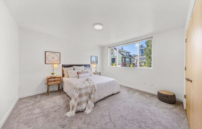 Modern Green Lake Home with Rooftop Deck, Views & AC