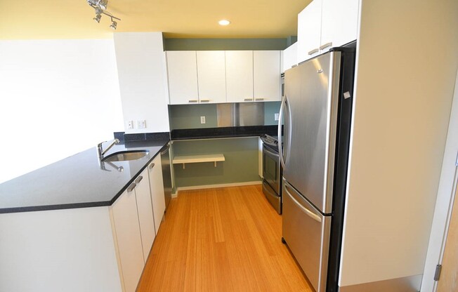 1 bed, 1 bath, 769 sqft, $3,100, Unit 408