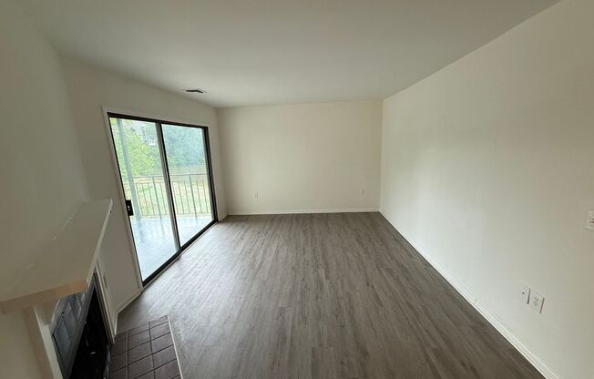 2 beds, 1.5 baths, $1,400, Unit UNIT D
