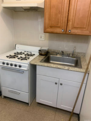 1 bed, 1 bath, $2,300