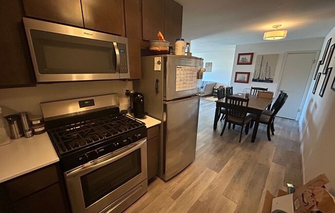 2 beds, 1 bath, $1,395, Unit 114