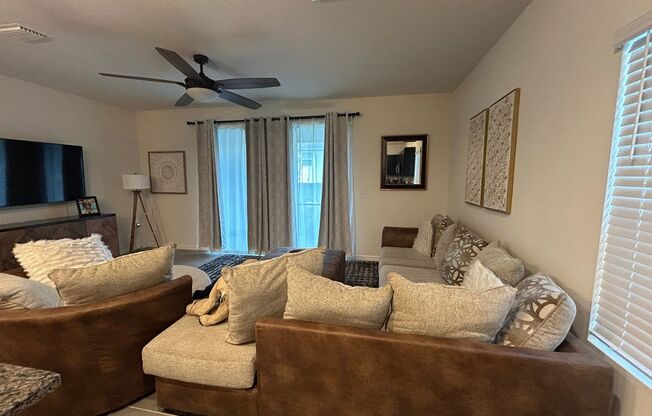 Stylish 2-Story Townhome, Enclave at Tara Greens, Newberry, FL