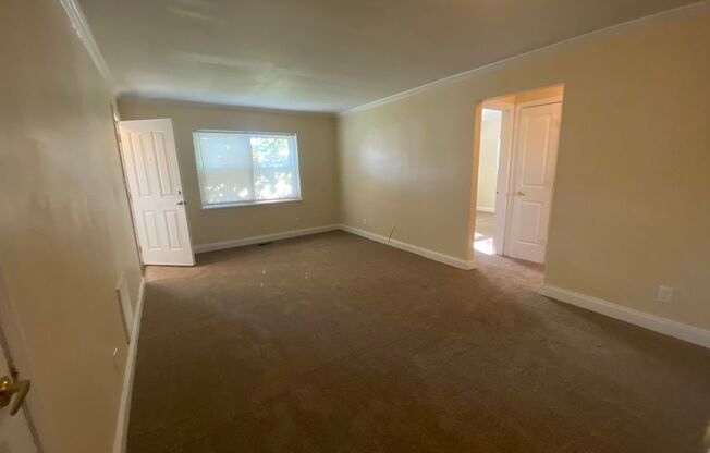 2 beds, 1 bath, $1,075, Unit 2505A